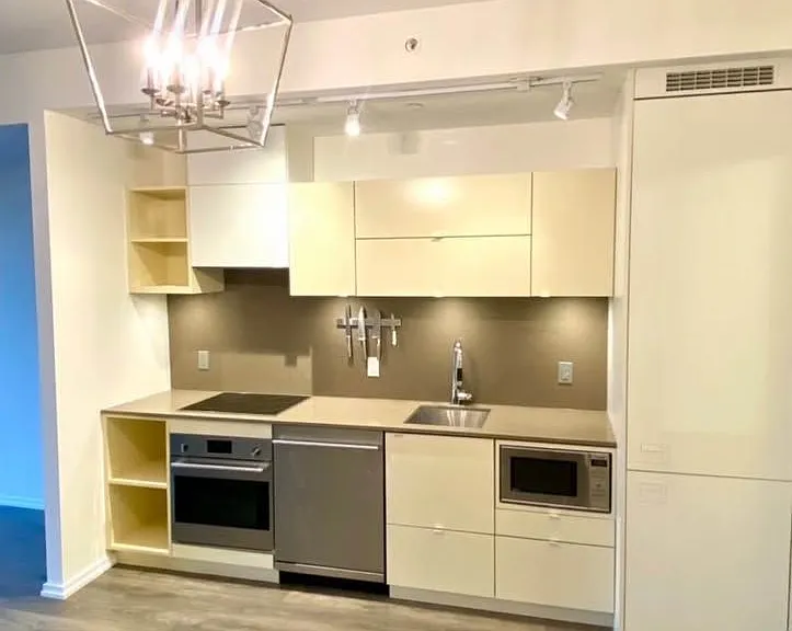125 Peter St #607 — Photo 4