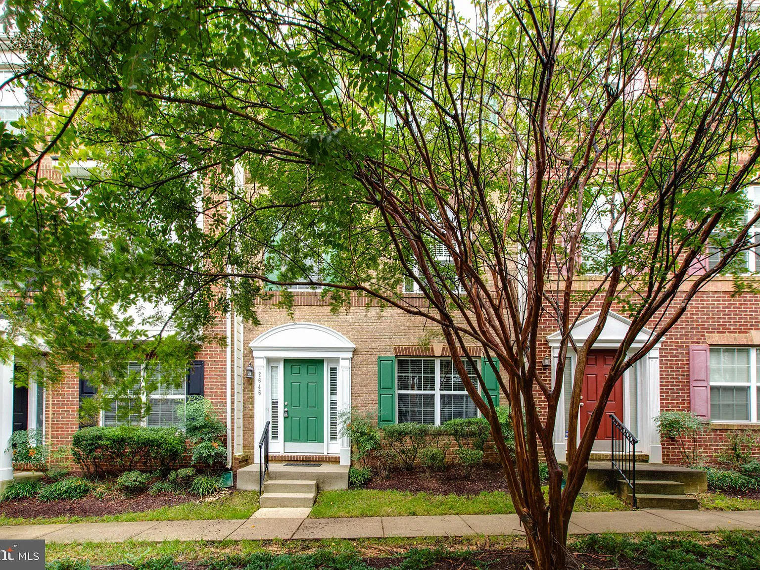 3 bed, 2.5 bath, 1600 sqft, $3,300 — Photo 4