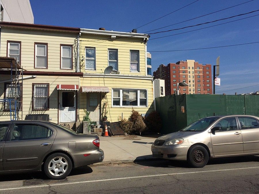 1st image of 1451 31st Ave