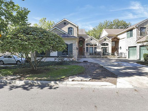 2nd image of 423 Westland Ave