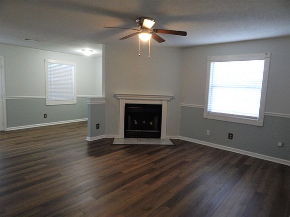 3rd image of 2023 Silverbrook Dr