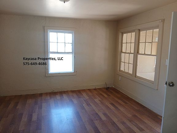 4th image of 1121 N Mesquite St