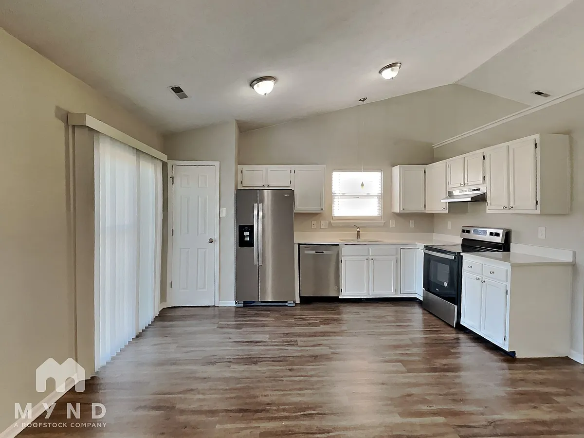 Building Photo - 3704 N Bearwood Dr