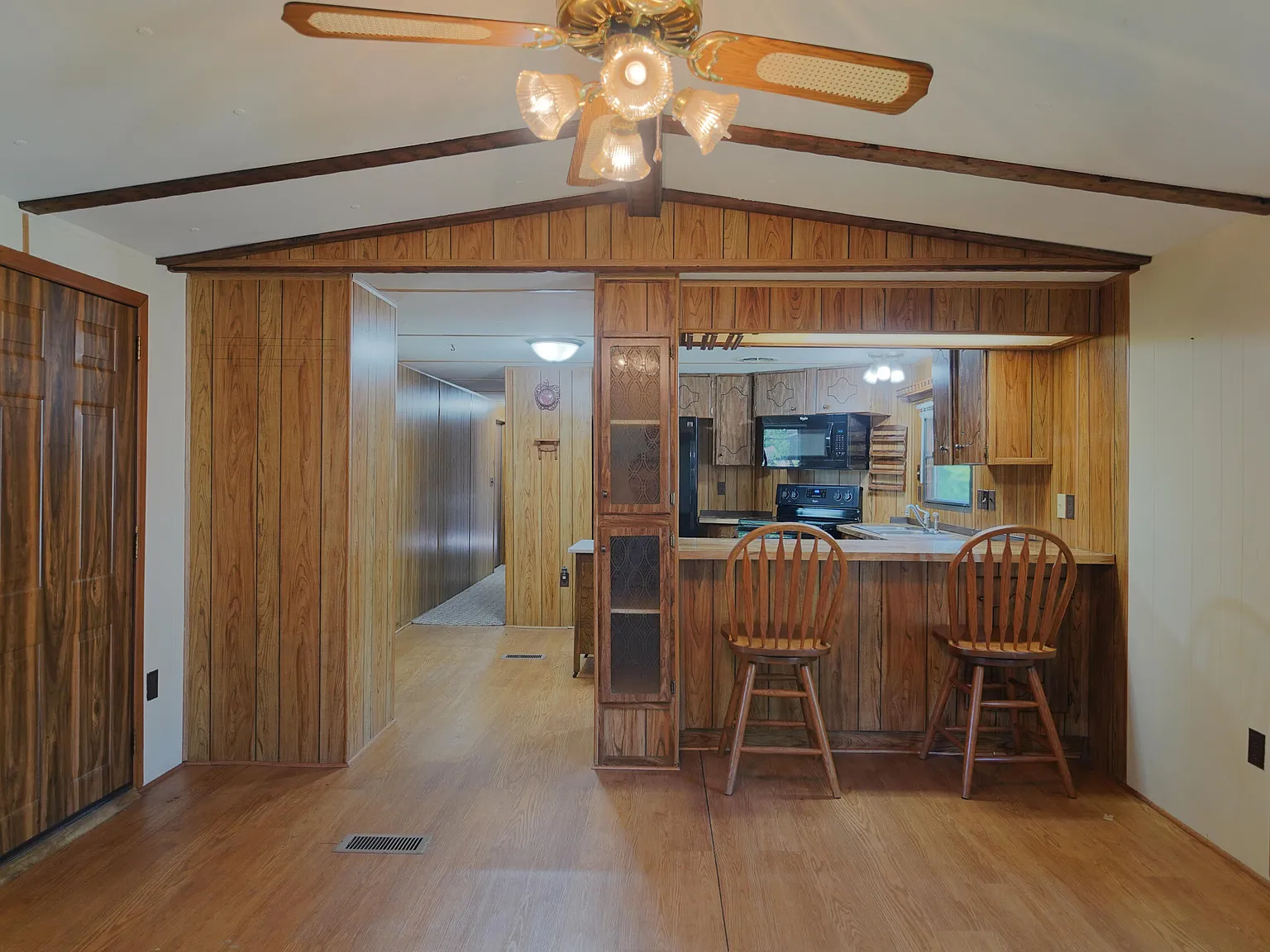 3 bed, 2.0 bath, 1000 sqft, $1,150 — Photo 4