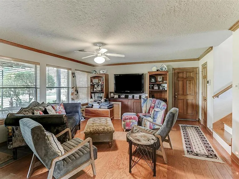 1706 Country Squire Dr — Photo 22