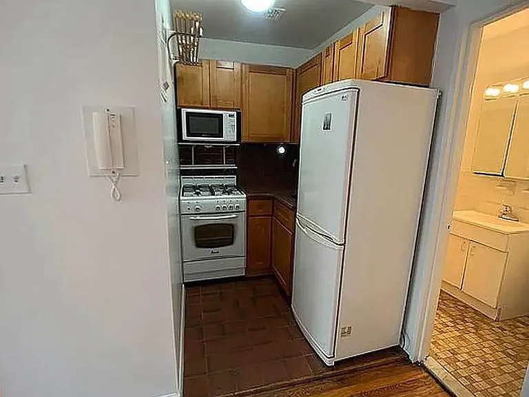 1315 1st Ave #3B — Photo 4