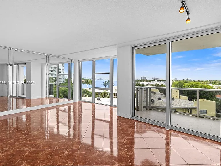 900 Bay Dr #419 — Photo 3