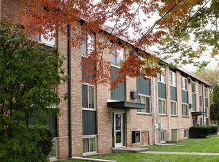 Green Oaks Apartments, Lansing, MI 48912