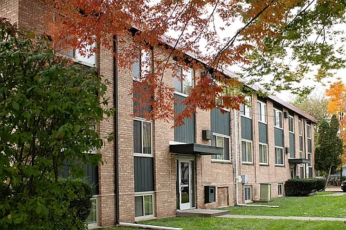 Green Oaks Apartments Photo 1