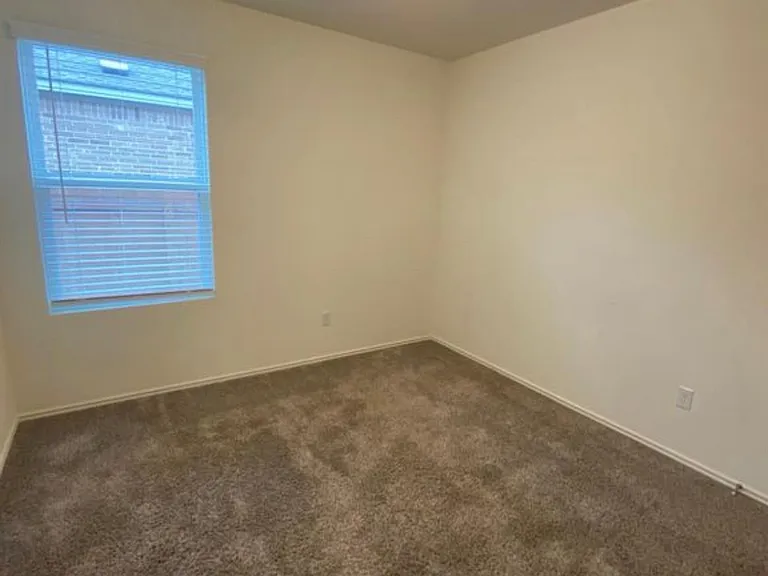 1209 Nokota Bnd — Photo 18