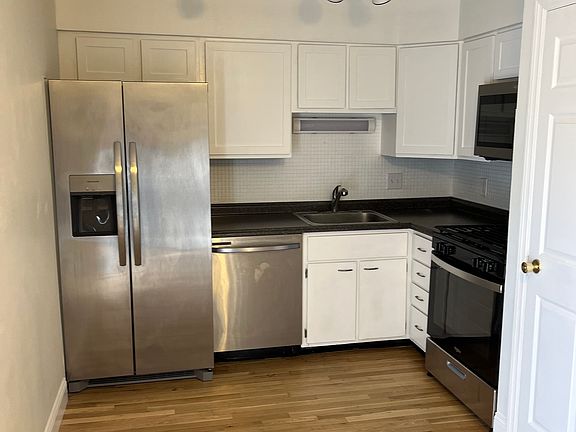 5th image of 1420 Hawthorne Pl APT 1W