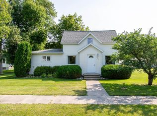 206 3rd St SE, Ulen, MN 56585