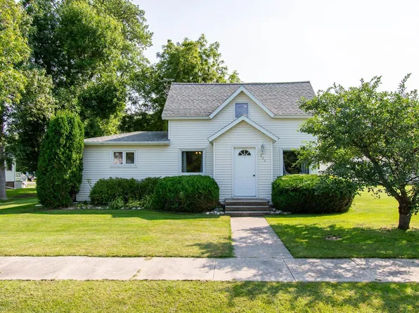 206 3rd St SE, Ulen, MN 56585