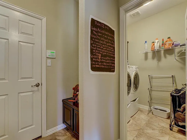 701 Rolling Brook Ln — Photo 28