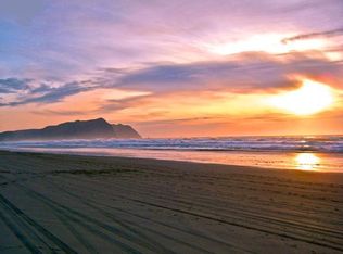 89604 Ocean Dr, Warrenton, OR 97146