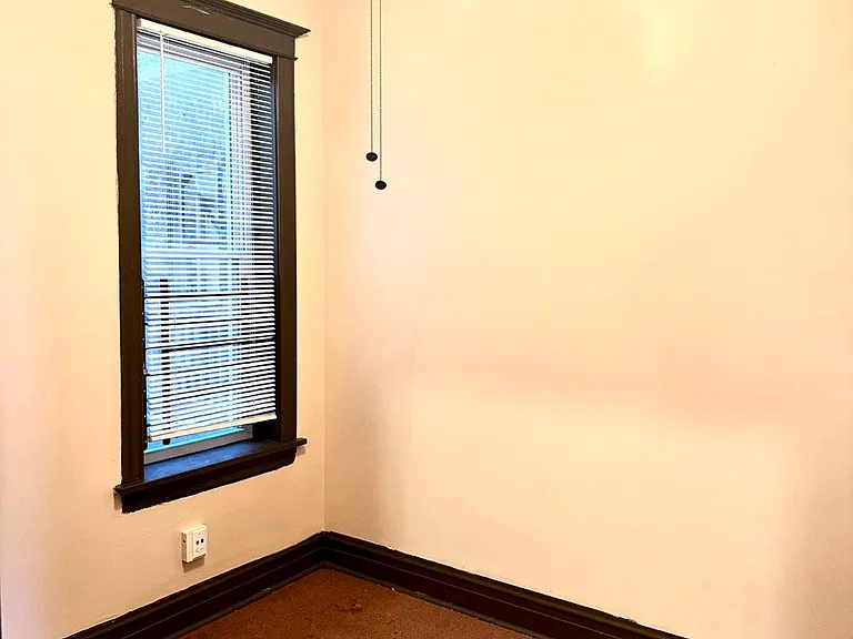 6338 S May St #1R — Photo 4