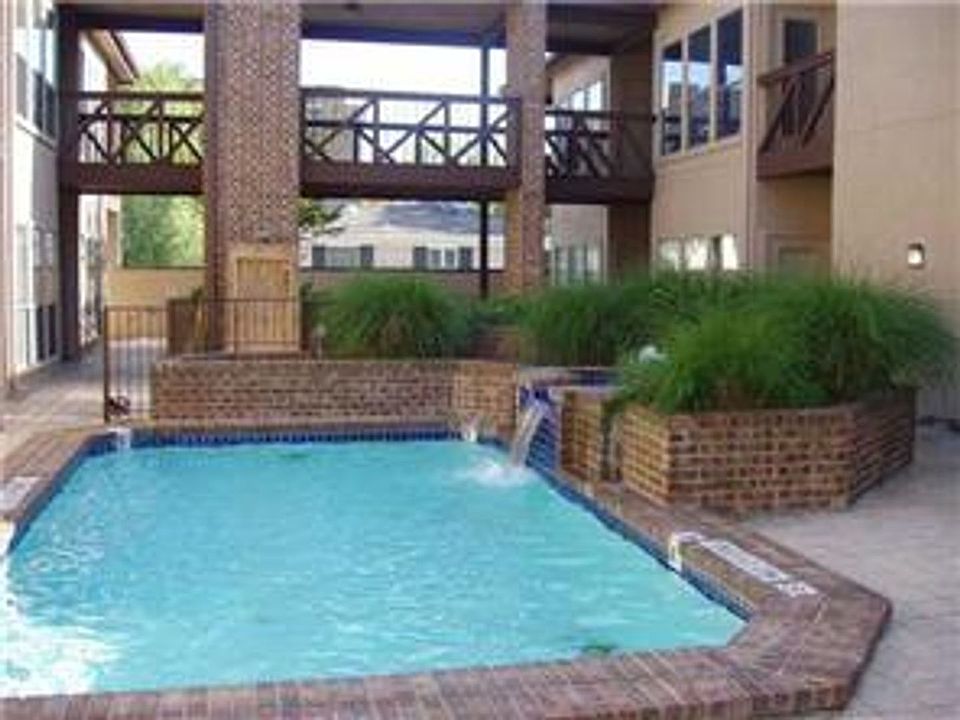 1st image of 807 W 25th St APT 104