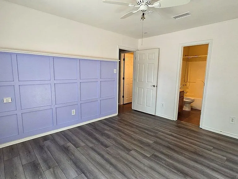 121 Amelia Ct — Photo 16