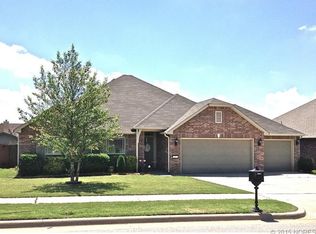 301 E Fargo St, Broken Arrow, OK 74012
