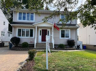 298 Nedellec Dr, Saddle Brook, NJ 07663