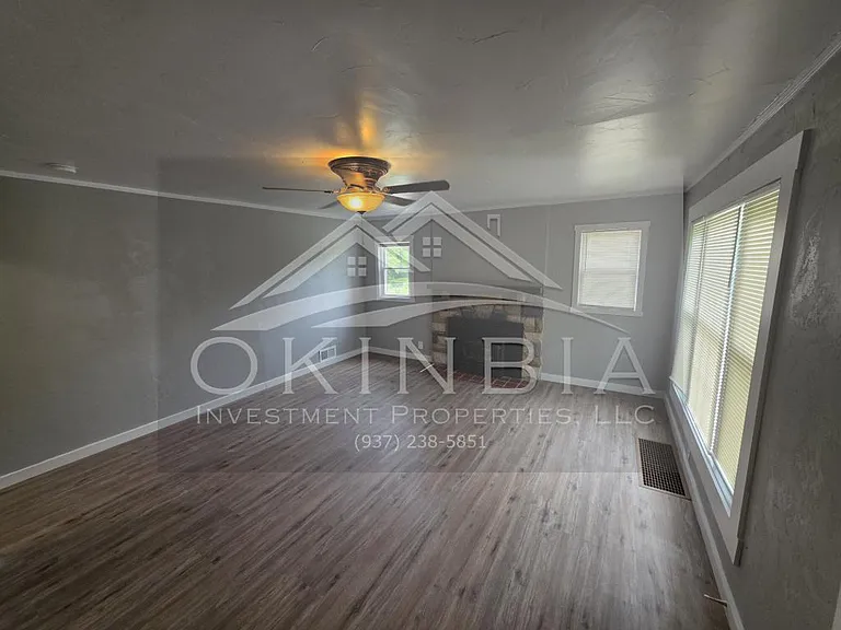 1402 N Euclid Ave — Photo 2