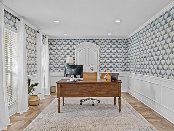 3rd image of 4126 Manorfield Dr