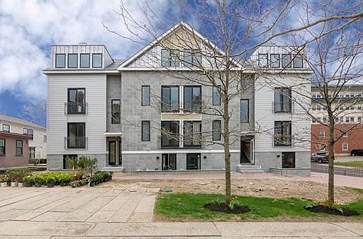 1st image of 48 Saint Peter St Unit 10