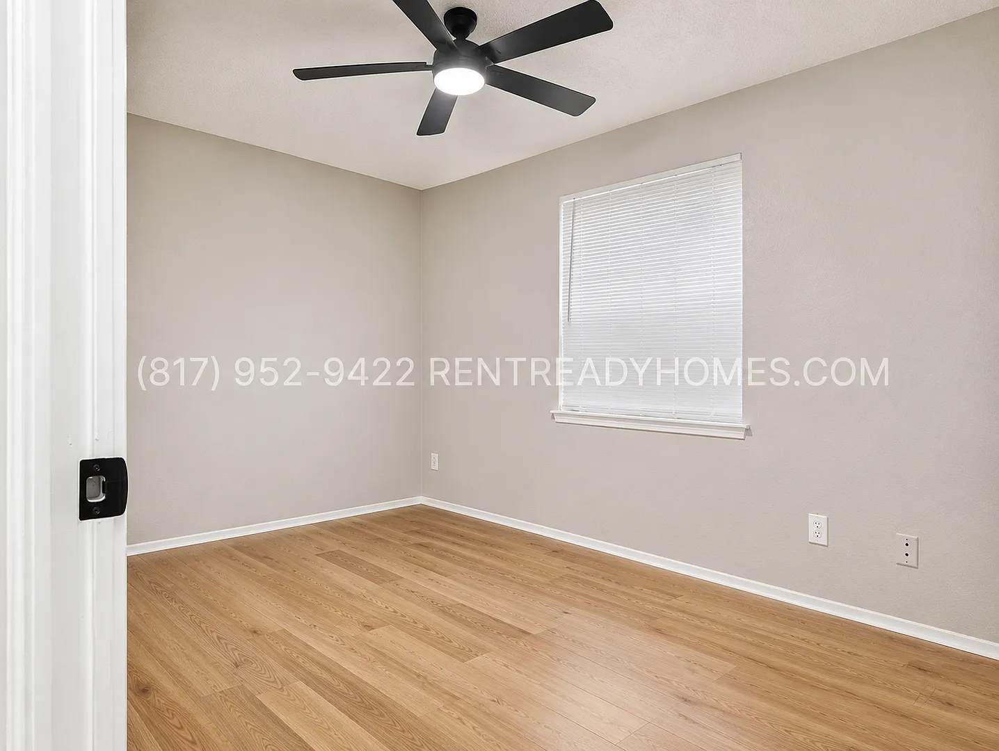 7452 Darien St — Photo 3