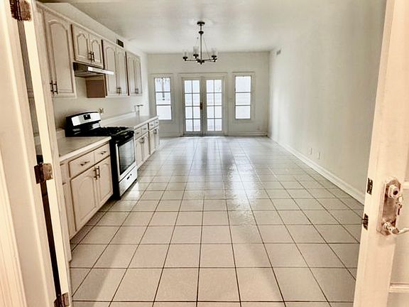 4th image of 2618 N Commonwealth Ave