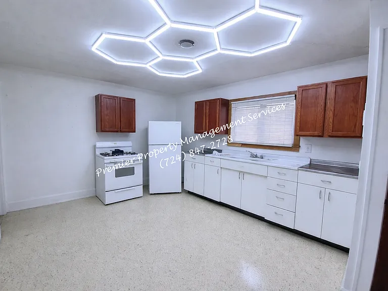 353 Main St #2 — Photo 9