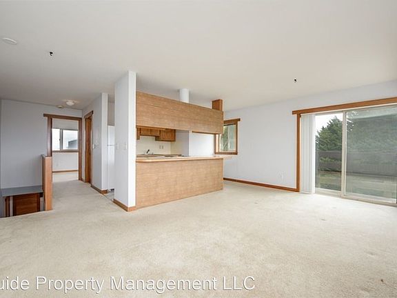 3rd image of 4800 Phinney Ave N #7
