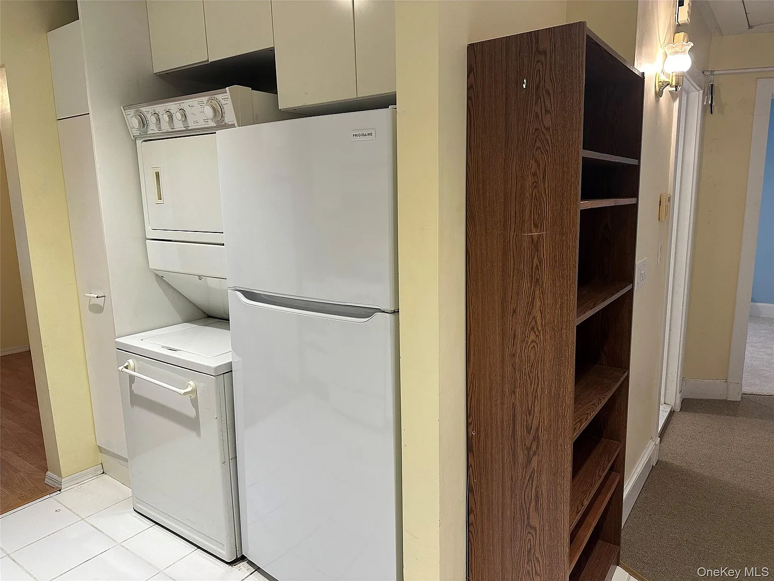 3 bed, 1.0 bath, 1817 sqft, $3,300 — Photo 3