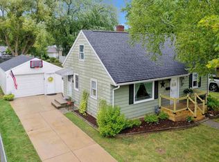 822 Redwood Dr, Green Bay, WI 54304