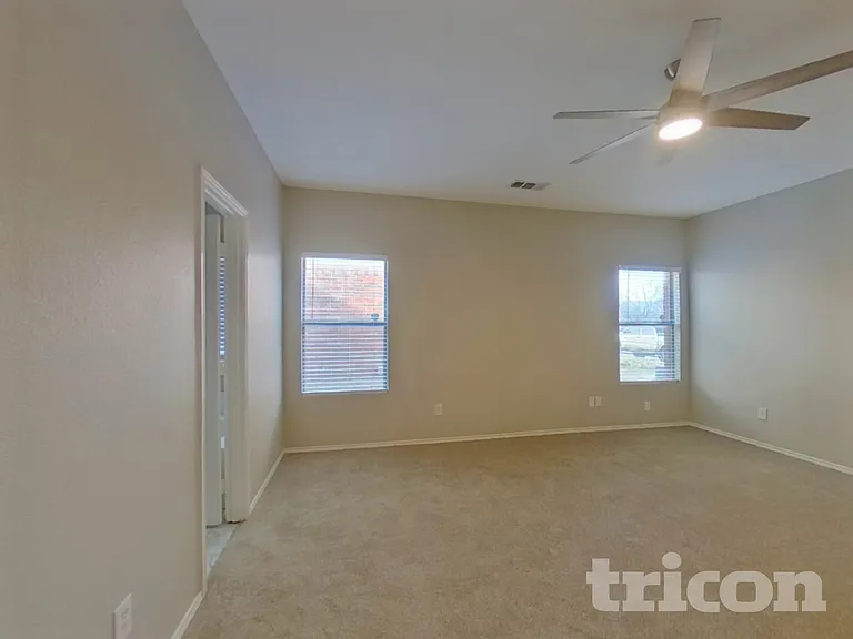 5825 Show Master Ln — Photo 7