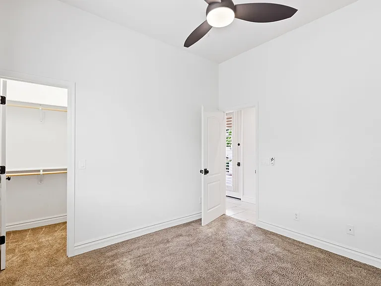 622 E Vinedo Ln — Photo 21