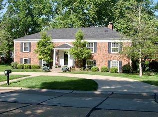 2001 Firethorn Dr, Saint Louis, MO 63131