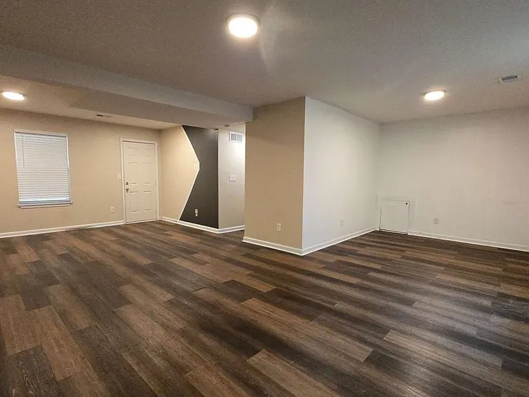 912 Curry Cir SE — Photo 11
