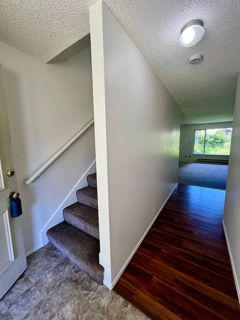 6102 Glen Mary Lane SE — Photo 3