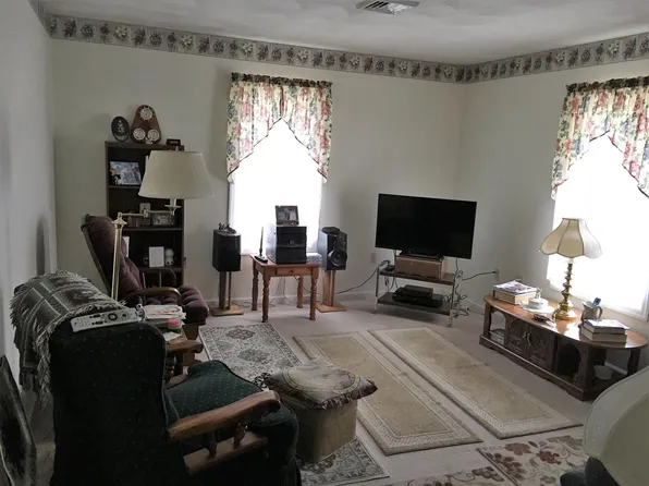 2105 Riverside Dr, South Williamsport, PA 17702