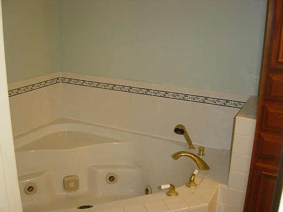 4th image of 1714 Patton Dr