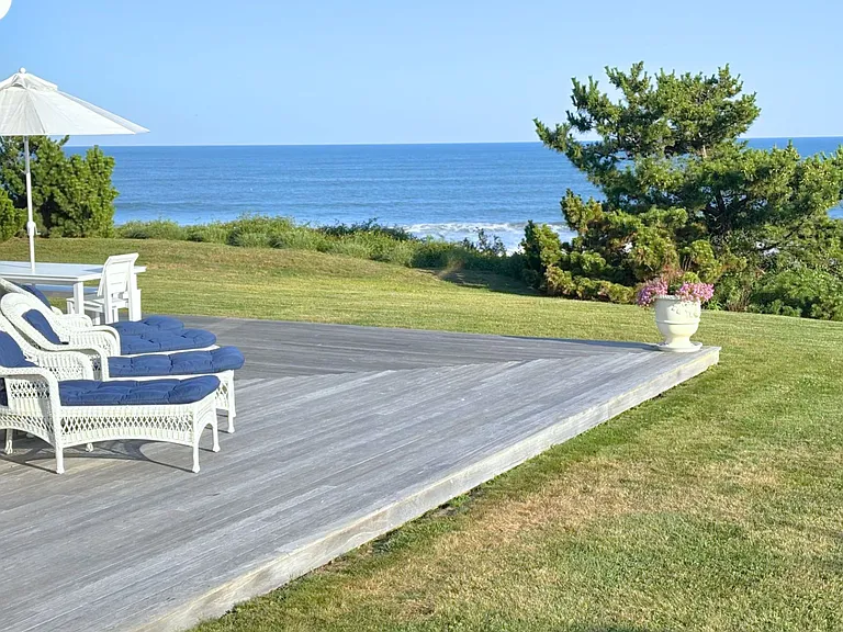 390 Old Montauk Hwy — Photo 33