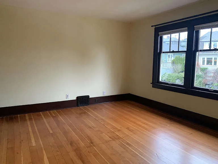 Top floor 2nd bedroom (alternate angle)