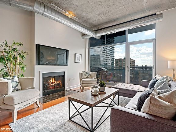 3rd image of 1305 S Michigan Ave #74