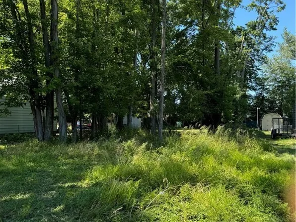 Keewaydin Dr, Eastlake, OH 44095
