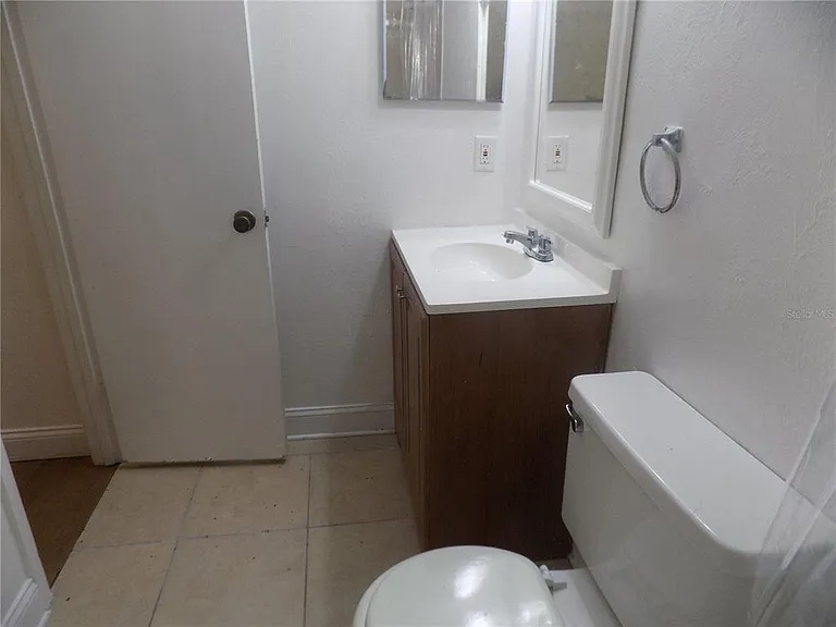 713 SW 69th St — Photo 15