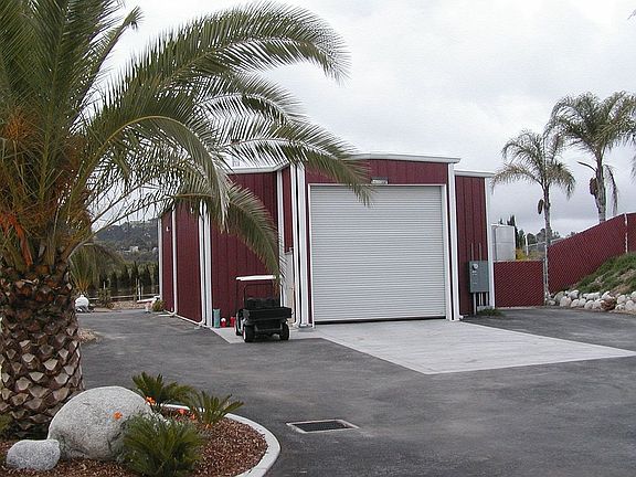 2000 sq. ft. shop, drive thru