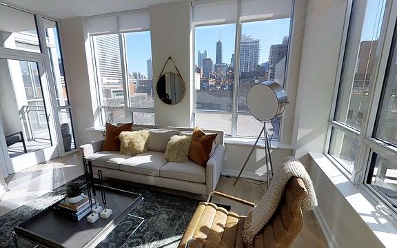 5th image of 740 N Hudson Ave #504