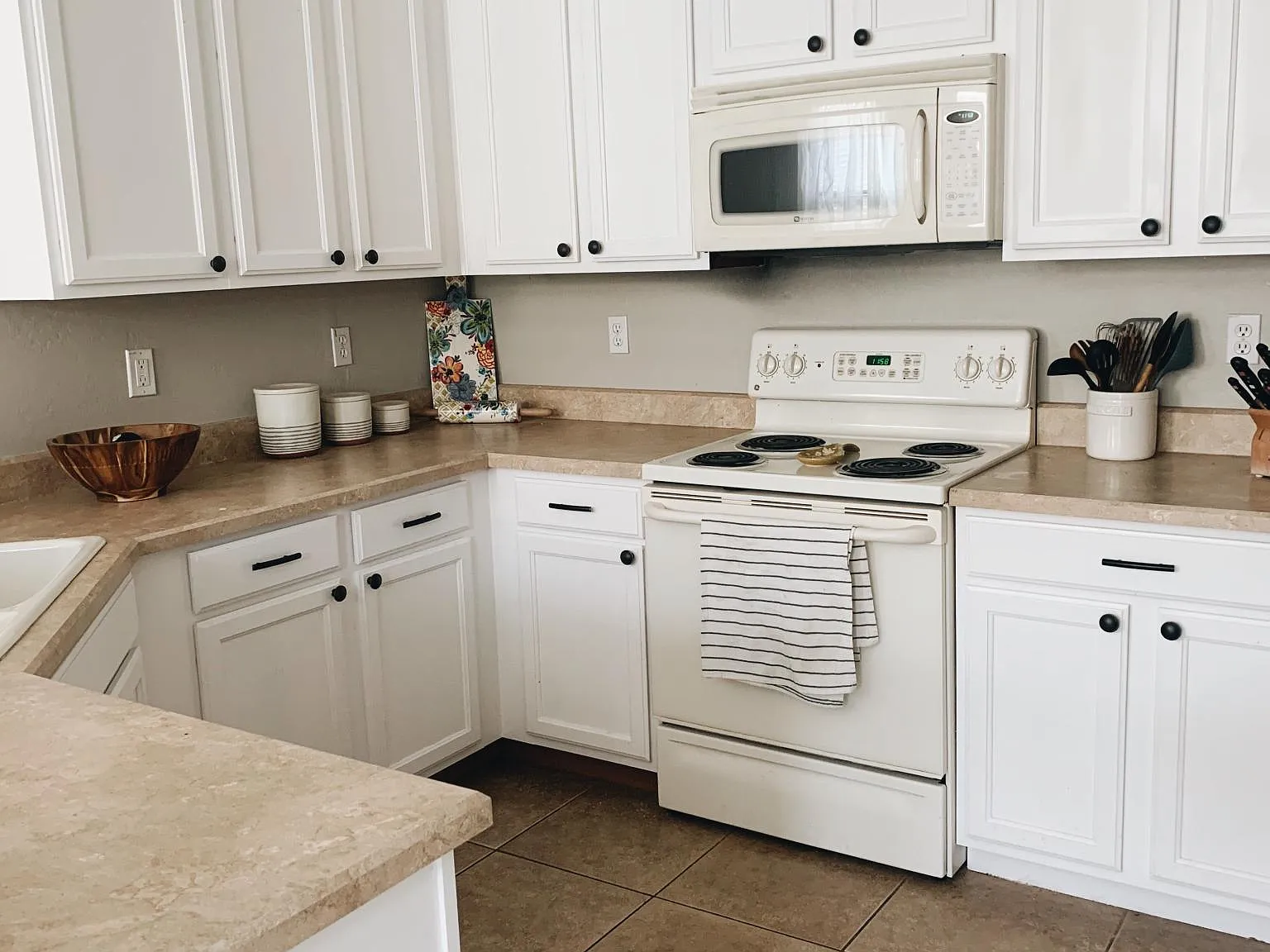 4 bed, 2094 sqft, $2,300 — Photo 3
