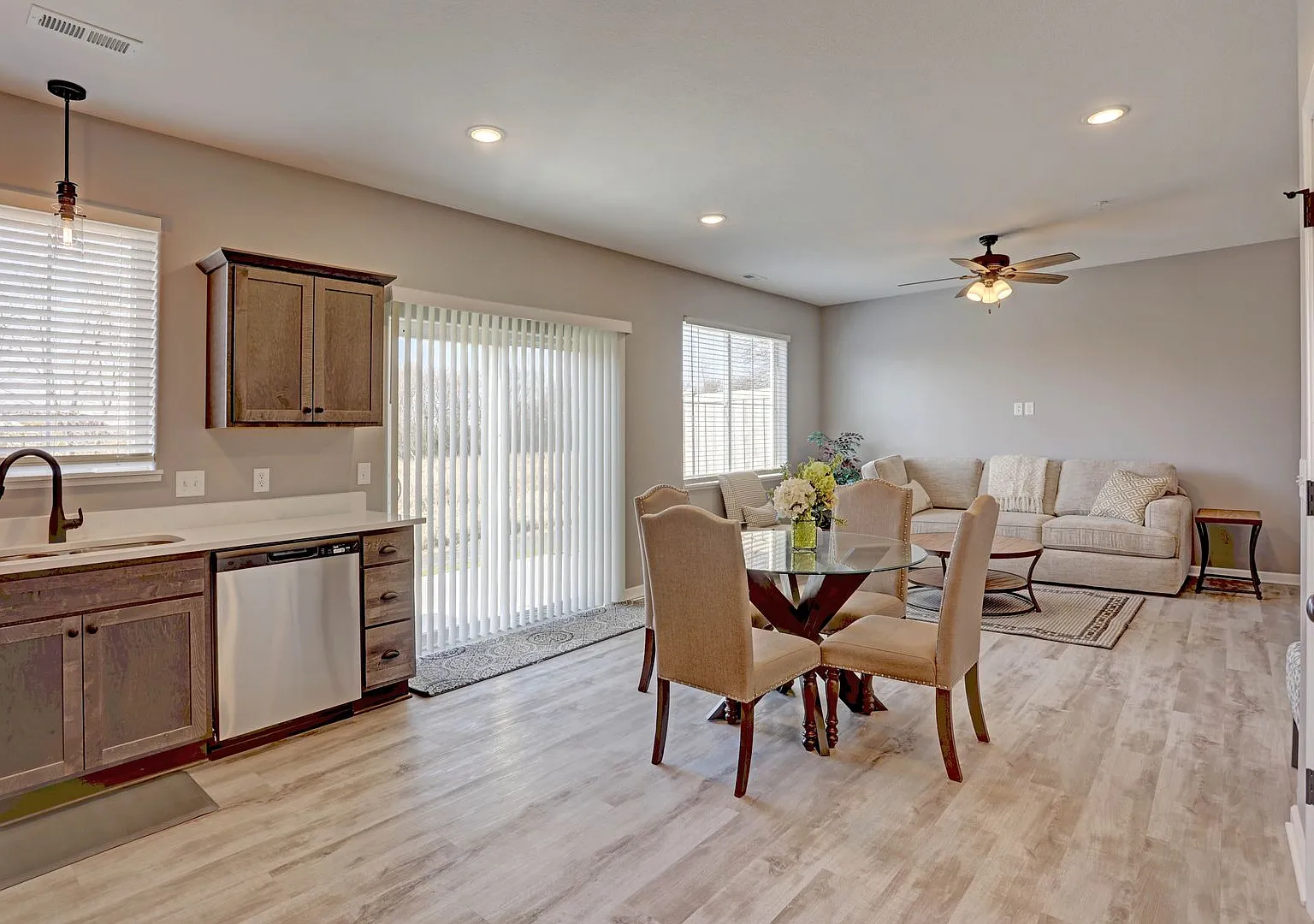 New-Willow Cascades Townhomes! — Photo 1