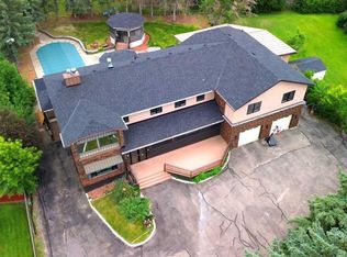884 W East Chestermere Dr, Chestermere, AB T1X1A7